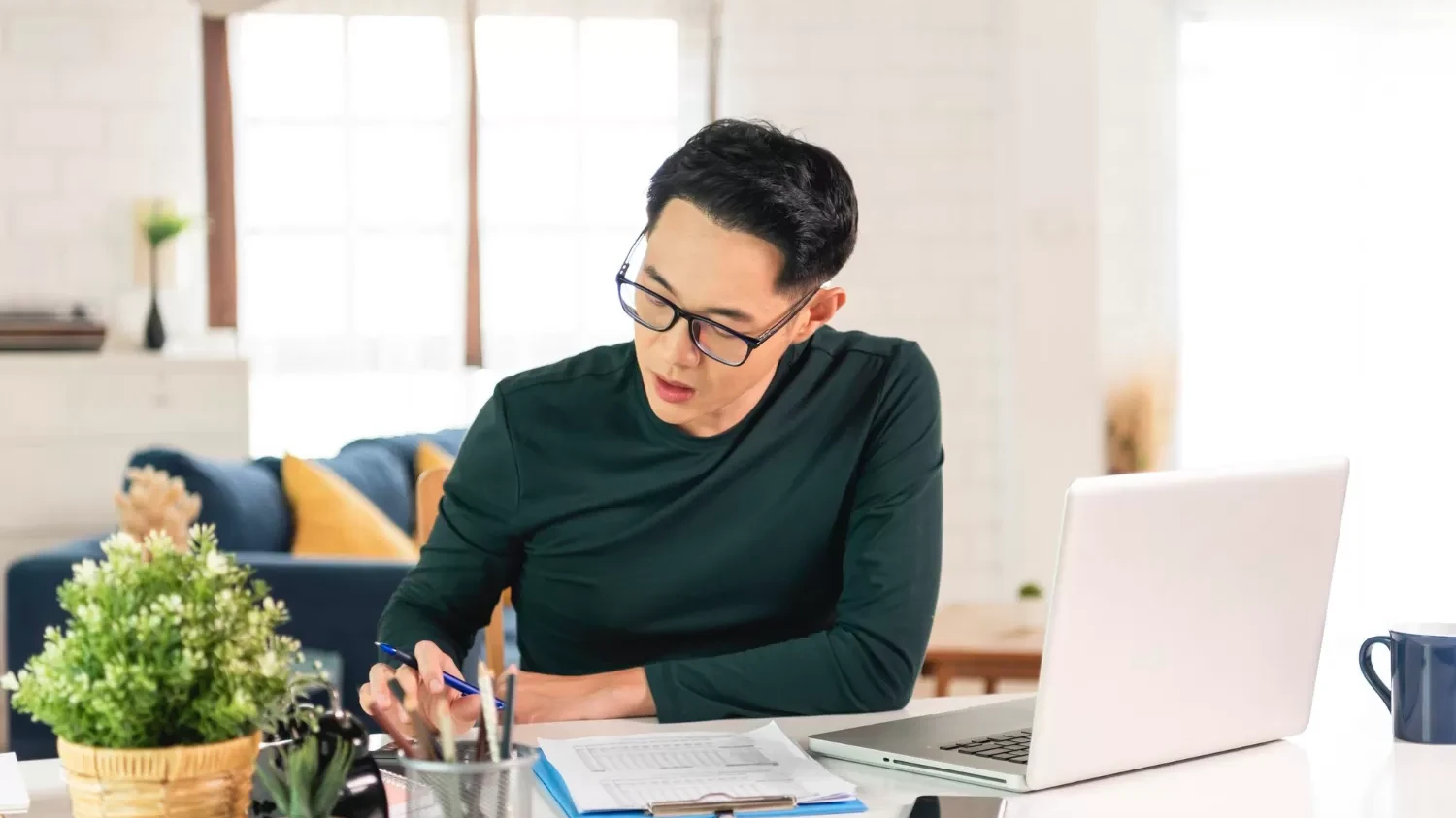 Freelancing vs. Traditional Employment : Head to Head Comparison